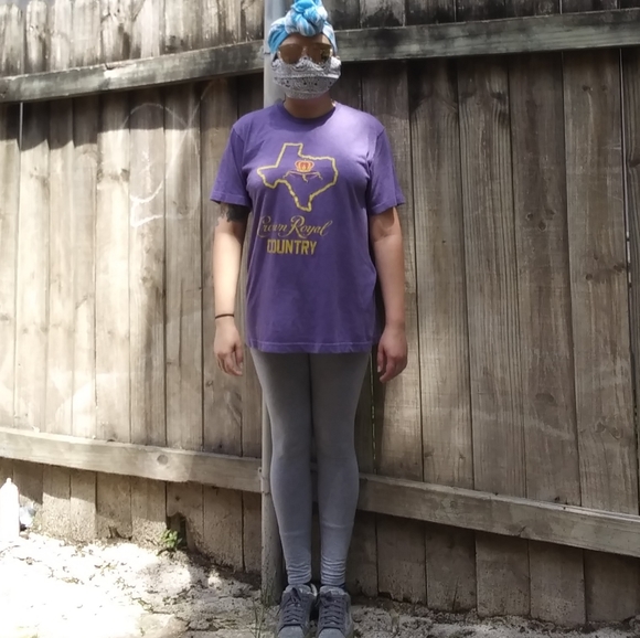 Meet your Posher, Stephanie - Picture 2 of 2